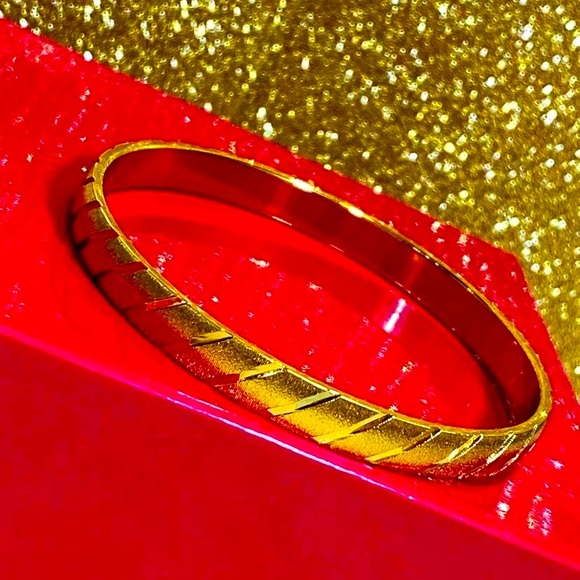 Monet Bracelet - Picture 3 of 12